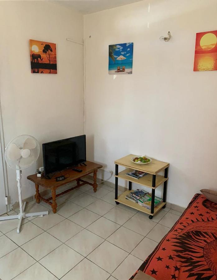 Chez Sidoine Meuble 1 Chambre Le Moule Kültér fotó